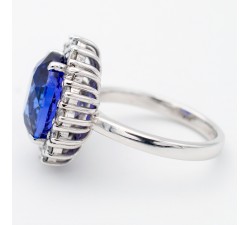 Anello Margherita Tanzanite Ct. 6,63 e Diamanti in oro 18Kt