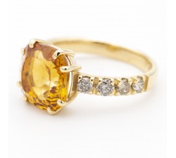 Anello topazio madera e diamanti light brown in oro 18Kt