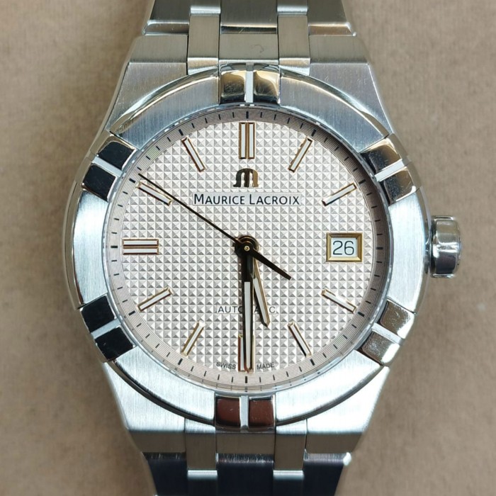 Maurice Lacroix AIKON Automatic 39mm Salmon AI6007-SS002-731-1 Maurice Lacroix AIKON Automatic 39mm Salmon AI6007-SS002-731-1