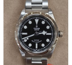 Tudor Black Bay 32 79580-001 quadrante nero