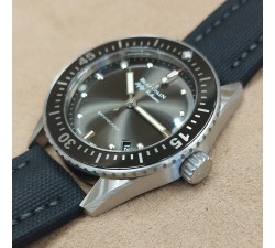 Quadrante grigio Blancpain Bathyscaphe con indici luminescenti