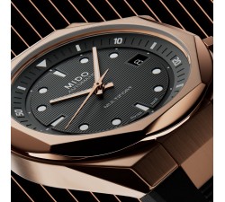 Mido Multifort 8 Two Crowns dettaglio lunetta ottagonale