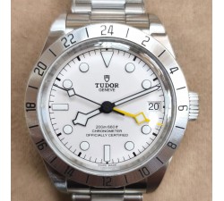 Tudor Black Bay Pro M79470 vista frontale