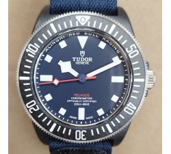 Tudor Pelagos FXD Alinghi Red Bull M25707KN-0001 quadrante blu