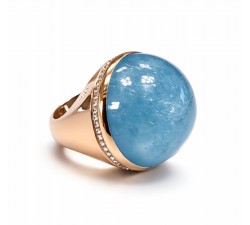 Anello Oro Rosa 18kt con Acquamarina Milk Cabochon 52,25 ct e Giro Diamanti 0,30 ct - DIENNECI GIOIELLI