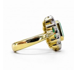 Anello Margherita Smeraldo Ct. 1,45 e Diamanti ct. 0,50 in oro 18Kt - DIENNECI GIOIELLI