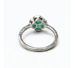 Anello a Fiore in Oro Bianco 18 kt con Smeraldi ct 0,74 e Diamanti ct 0,26 - DIENNECI GIOIELLI